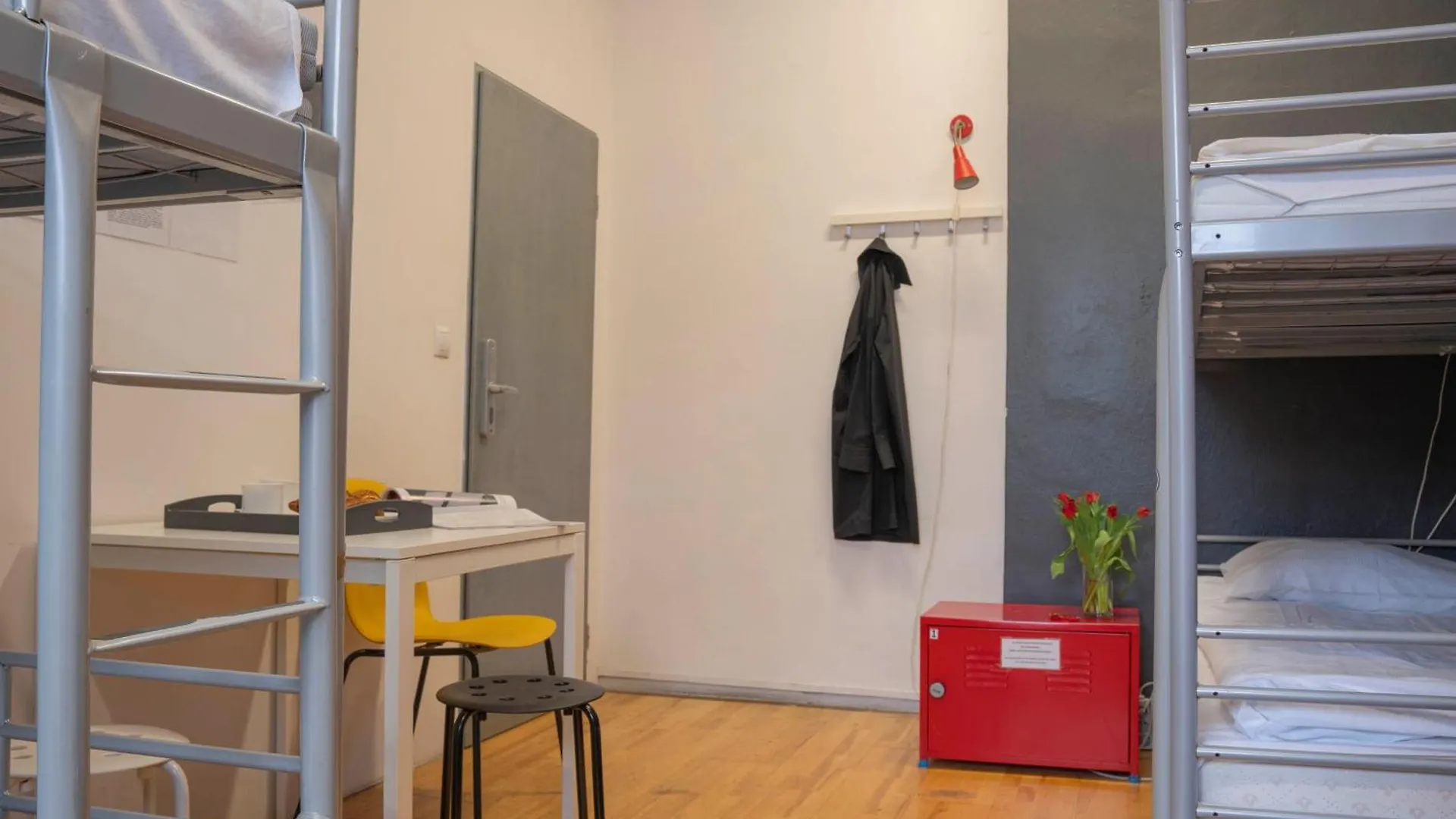 New World St Hostel And Private Room Varsó